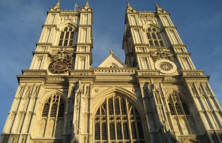 Which man-made landmark is considered the symbol of freedom in the UK?