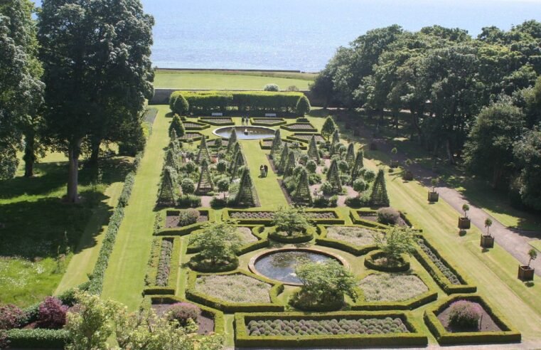 What are the top 10 castles in the UK for photography lovers?