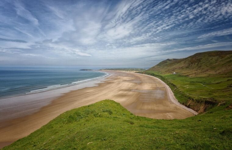 Why are families choosing UK beach destinations for vacations in 2026?